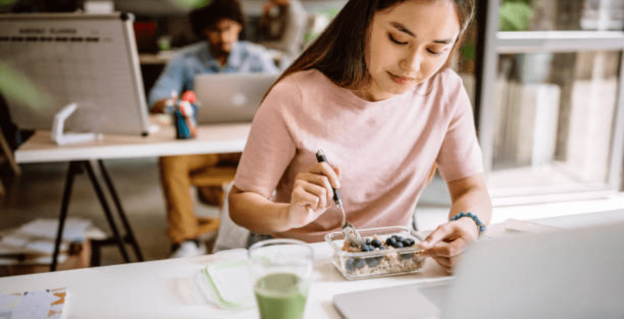 Healthy snacks to munch on while studying